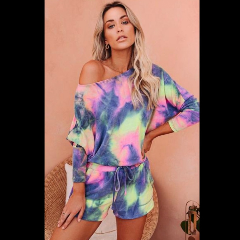 Vici Harmony Pocketed Tie Dye Shorts Large New!